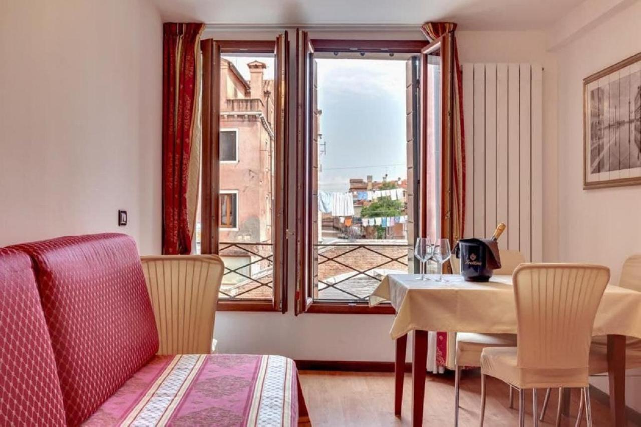 Heart Of Biennale Apartment Venice Exterior photo